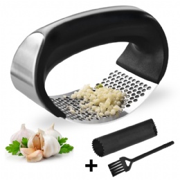 Amazon hot 3 pcs kitchen gadgets stainless steel garlic press with silicone peeler and cleaning brush