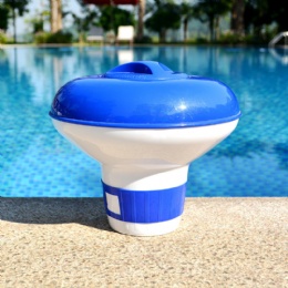 Automatic dosing device for swimming pool disinfection
